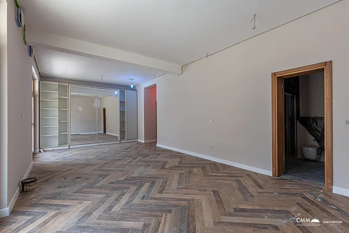 Eine luxuriöse dreistöckige Villa in erster Meereslinie in Kotor